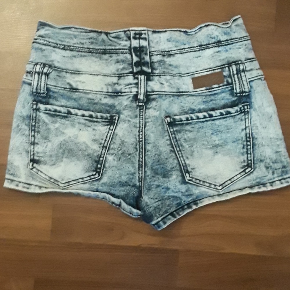 Shorts - Picture 2 of 2